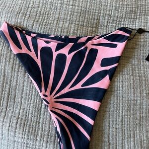 Skatie Kelly Bikini Bottom size small - conch